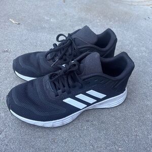 NWOT Adidas kids running shoe, size 4.5